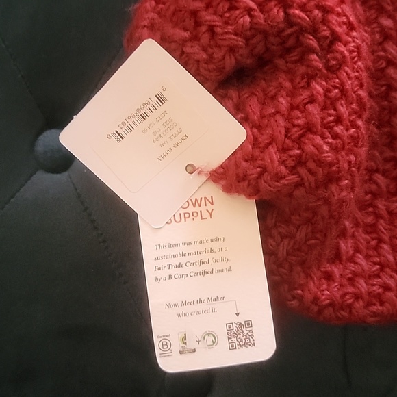 Known Supply Knit Cap Ruby NWT - Picture 5 of 10